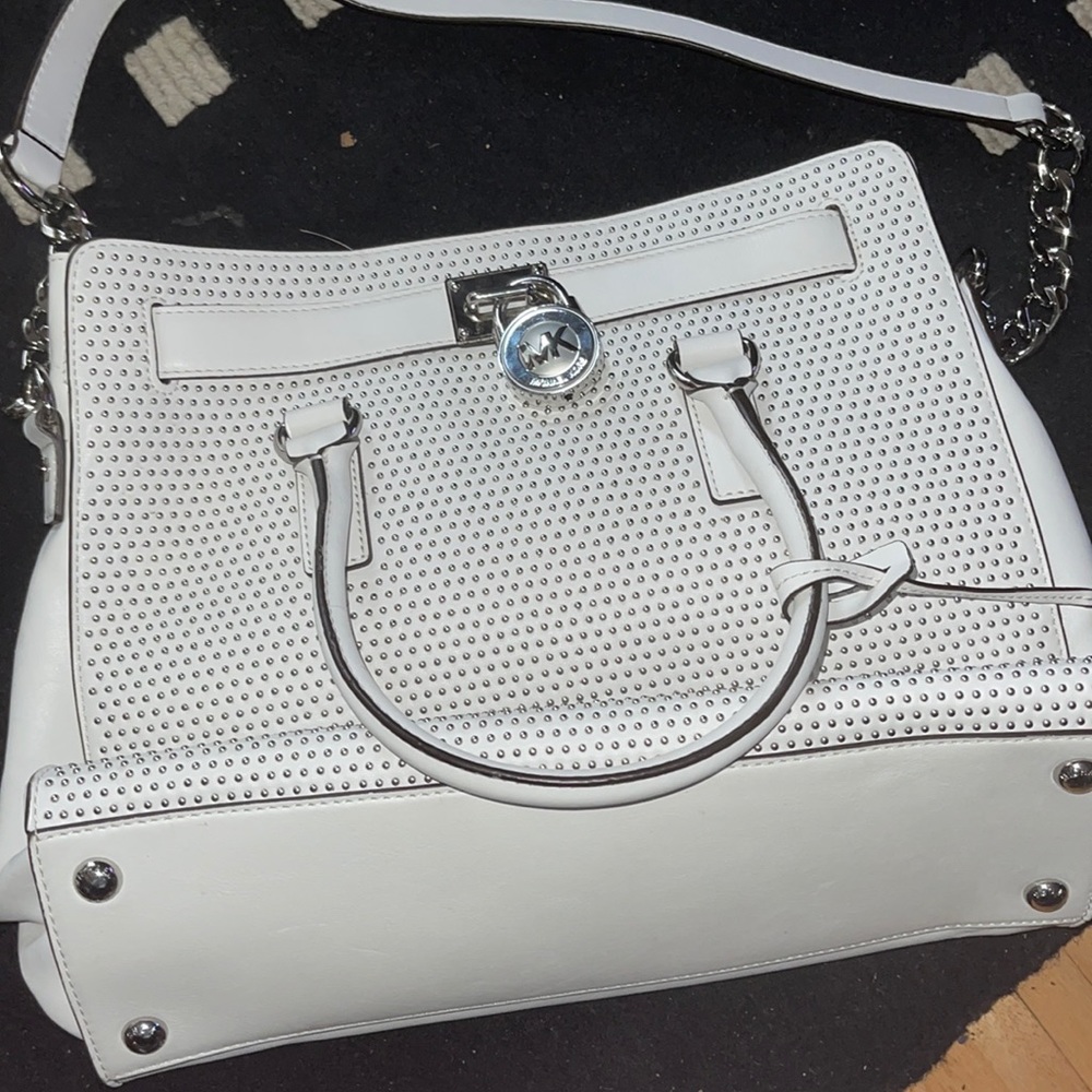 Michael Kors purse - never worn !!!!!
